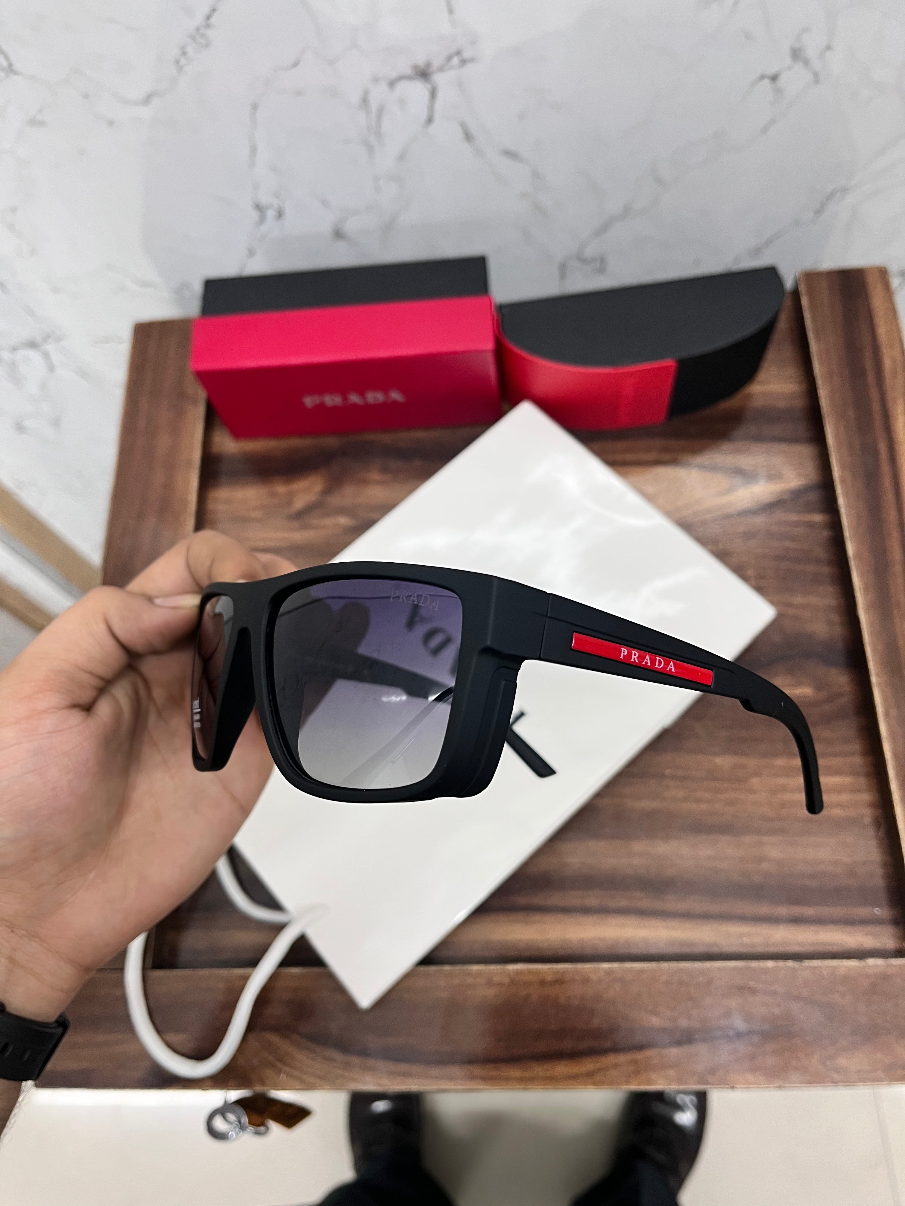 Black-Exclusive Stylish Sunglass For Unisex