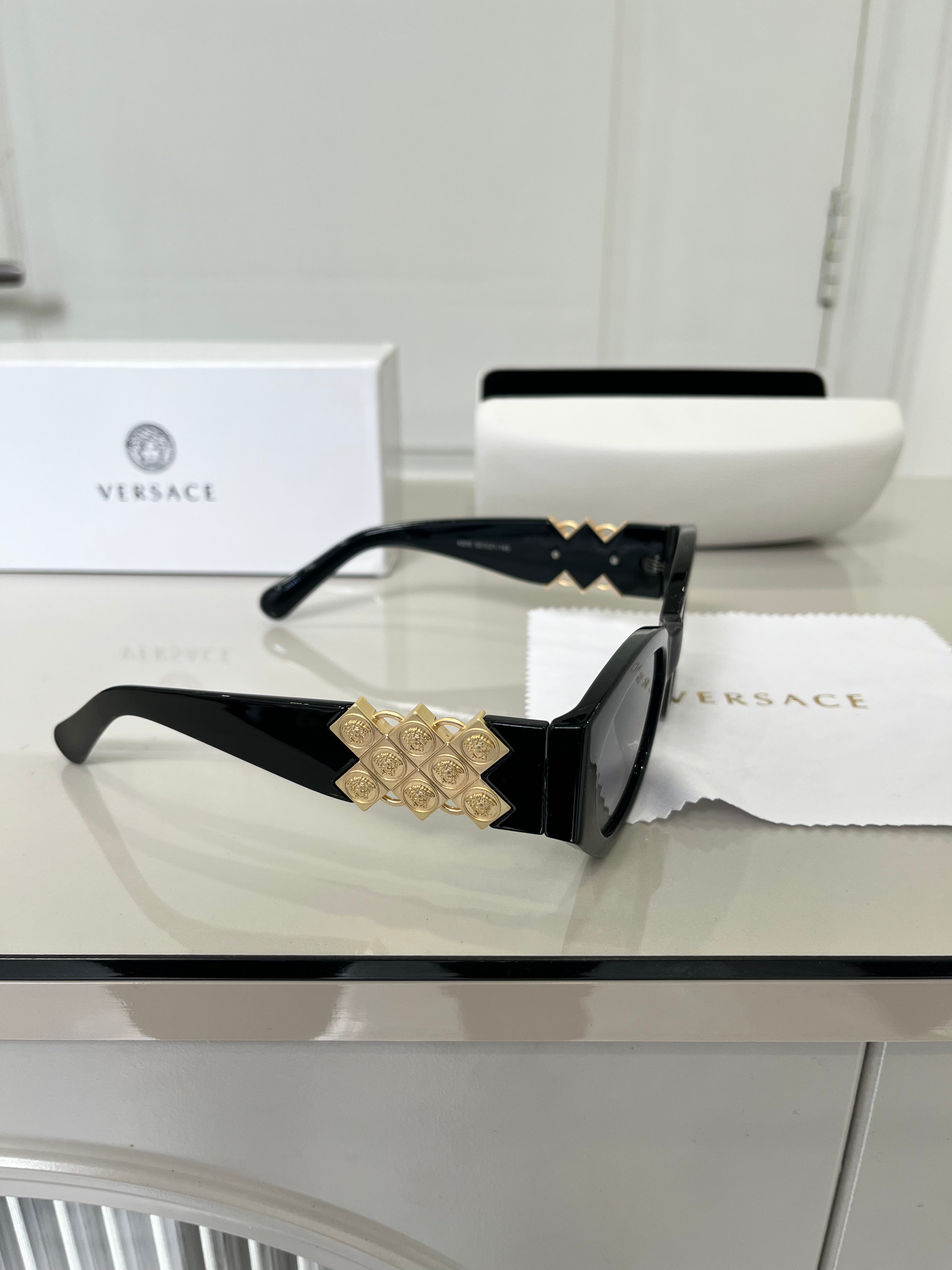 Budget Exclusive Stylish Sunglass For Unisex