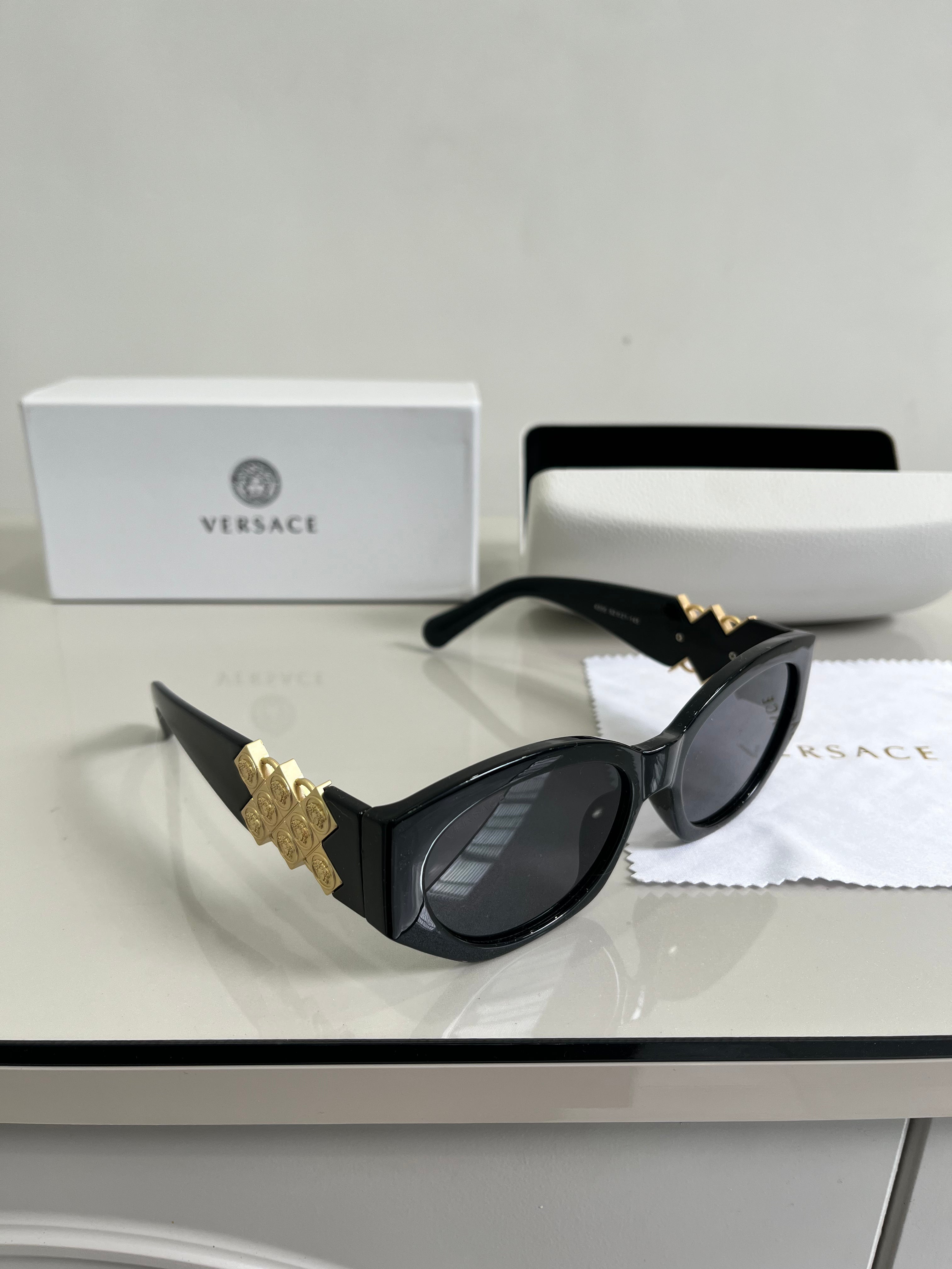 Budget Exclusive Stylish Sunglass For Unisex